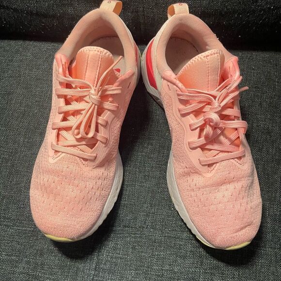 Nike Women's Pink Running Shoes - Picture 3 of 8